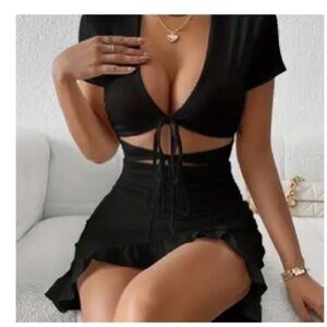 Chic Black Cut-Out Dress